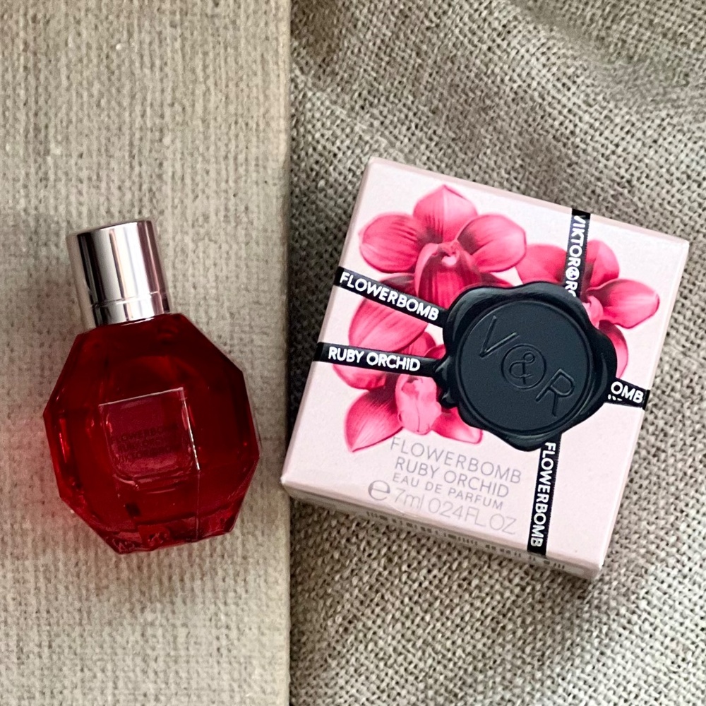 🌺 Viktor&Rolf Flowerbomb Ruby Orchid mini - Picture 2 of 7